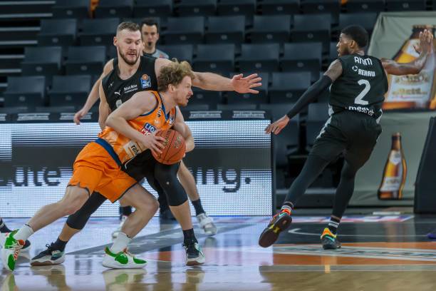 赛带来了更 赛带来了更